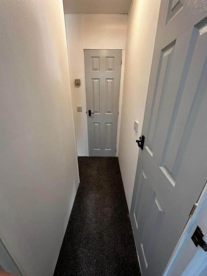 2 Bedroom Caravan With Sea Views Eastchurch Exterior foto