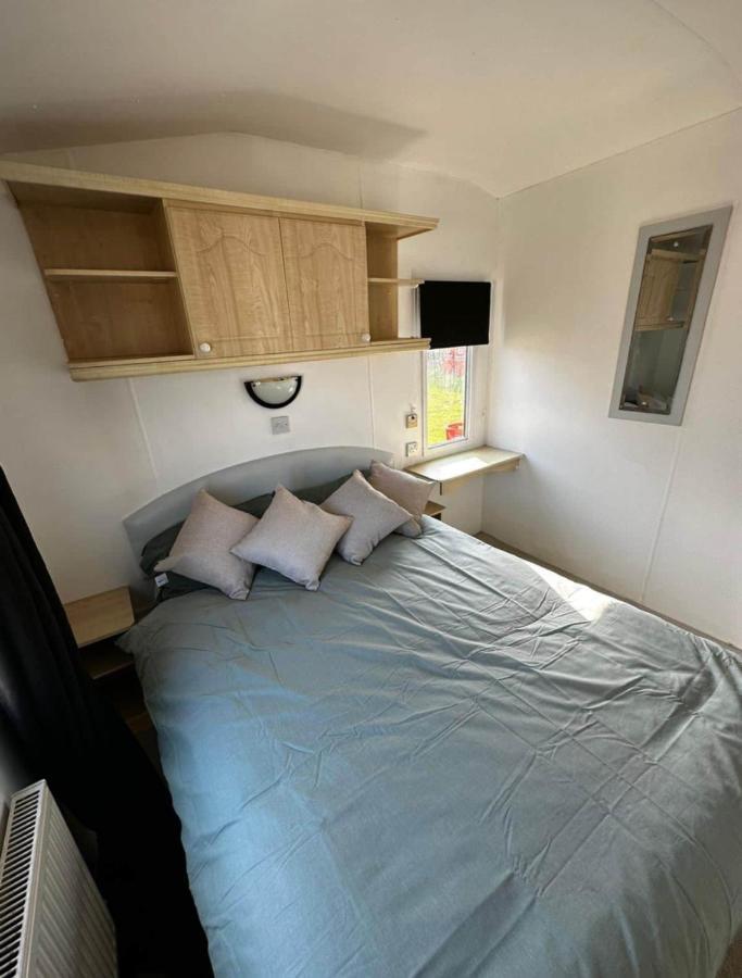 2 Bedroom Caravan With Sea Views Eastchurch Exterior foto